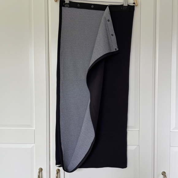 Lululemon Black and White Striped Vinyasa Scarf/Wrap *Rulu, One Size - Picture 5 of 9